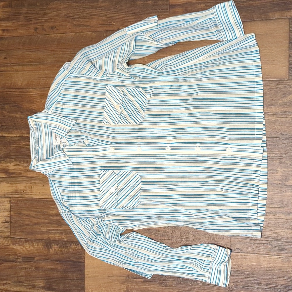 Chico's womans size 2 long sleeve button up